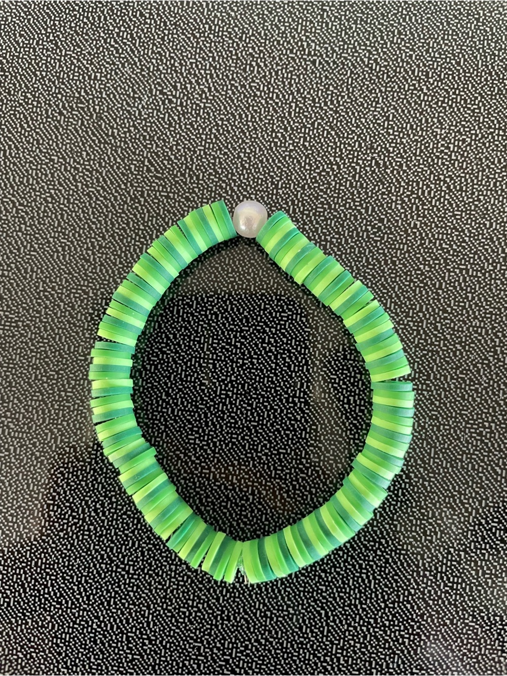 Green Beaded Stretch Bracelet with Single Pearl Accent